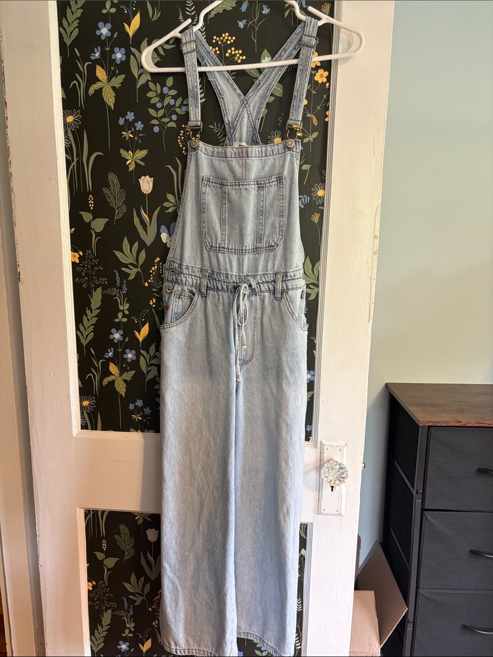 Kensie Jeans Light Wash Wide Leg Denim Overalls